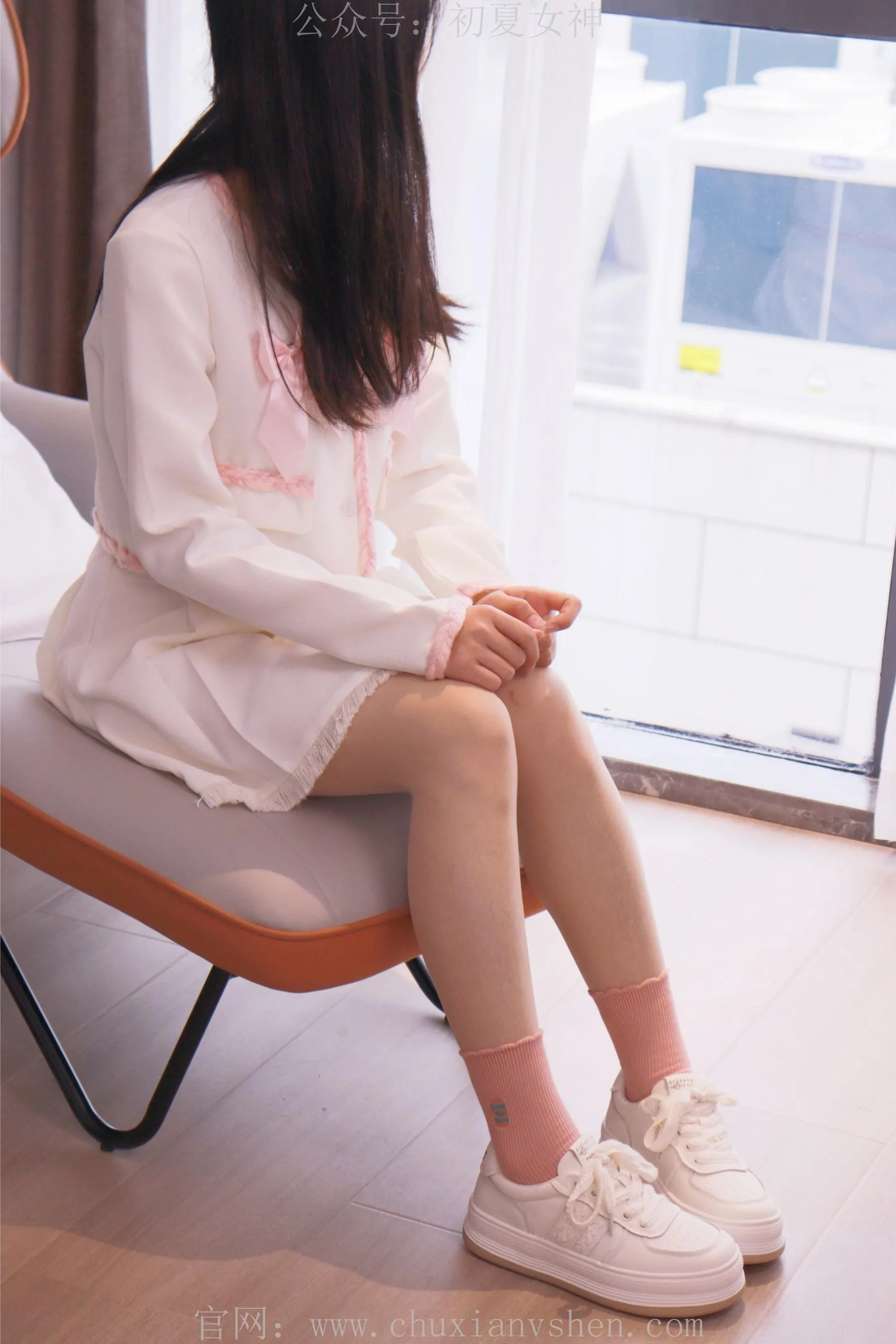 初夏女神 NO.012 沙沙S码粉白色套搭配小白鞋 [104P]插图1